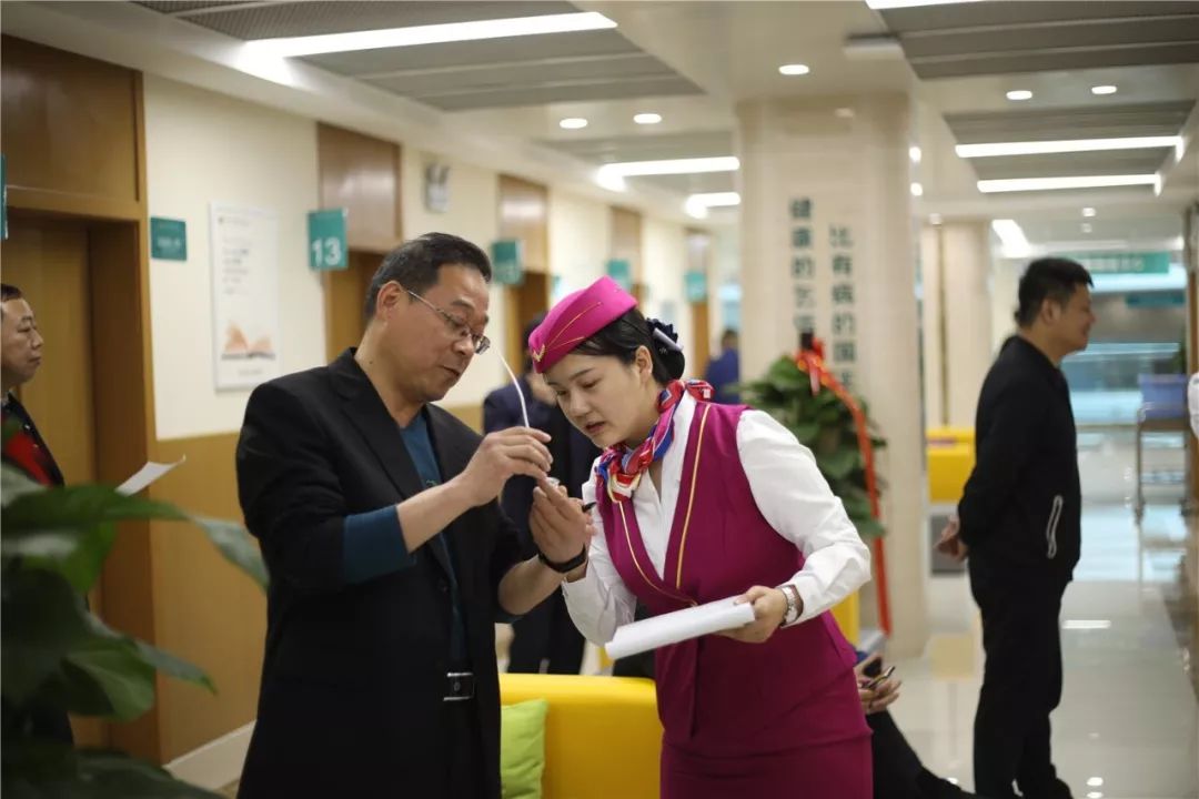 桂林24小时套医保卡(北京医保卡使用指南)